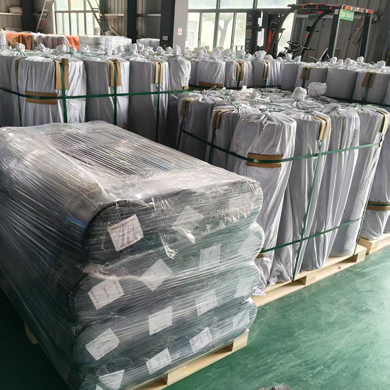 El fabricante suministra directamente la placa de silicona de la máquina de blister antideslizante de alta temperatura y la placa de silicona de la máquina de recubrimiento al vacío.