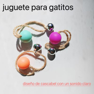 Juguetes Mayoristas Para Gatos Para Entretenerse Solos: Pelotas Elásticas Con Plumas Y Cascabeles, Así Como Cuerdas De Cáñamo, 神器 Interactivos Para Gatitos Para Aliviar El Aburrimiento