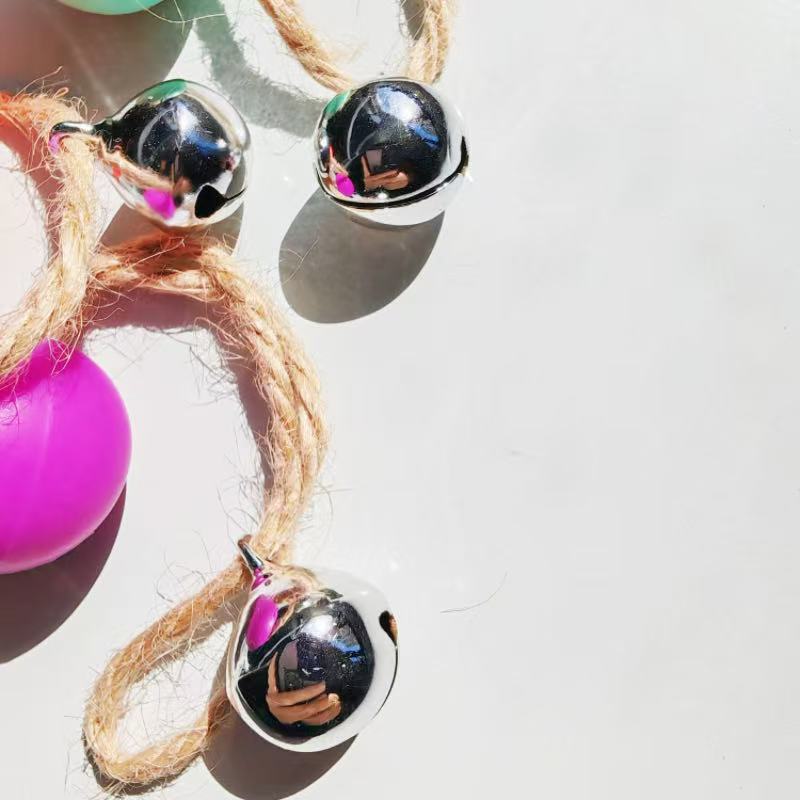 Juguetes Mayoristas Para Gatos Para Entretenerse Solos: Pelotas Elásticas Con Plumas Y Cascabeles, Así Como Cuerdas De Cáñamo, 神器 Interactivos Para Gatitos Para Aliviar El Aburrimiento